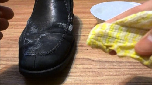Cách bảo quản giày da không bị nhăn